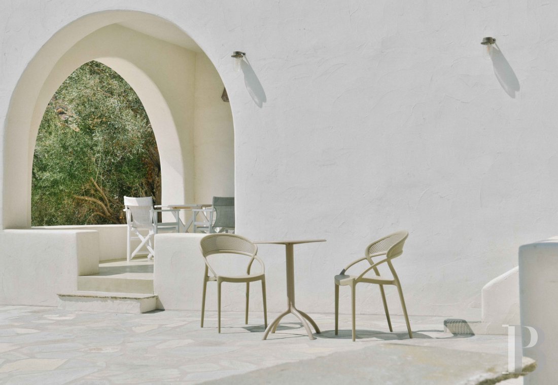 A former olive farm transformed into a charming house on the island of Tinos, in the north of the Cyclades - photo  n°21